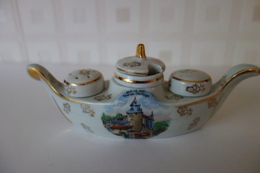 Porcelaine de France cruet set