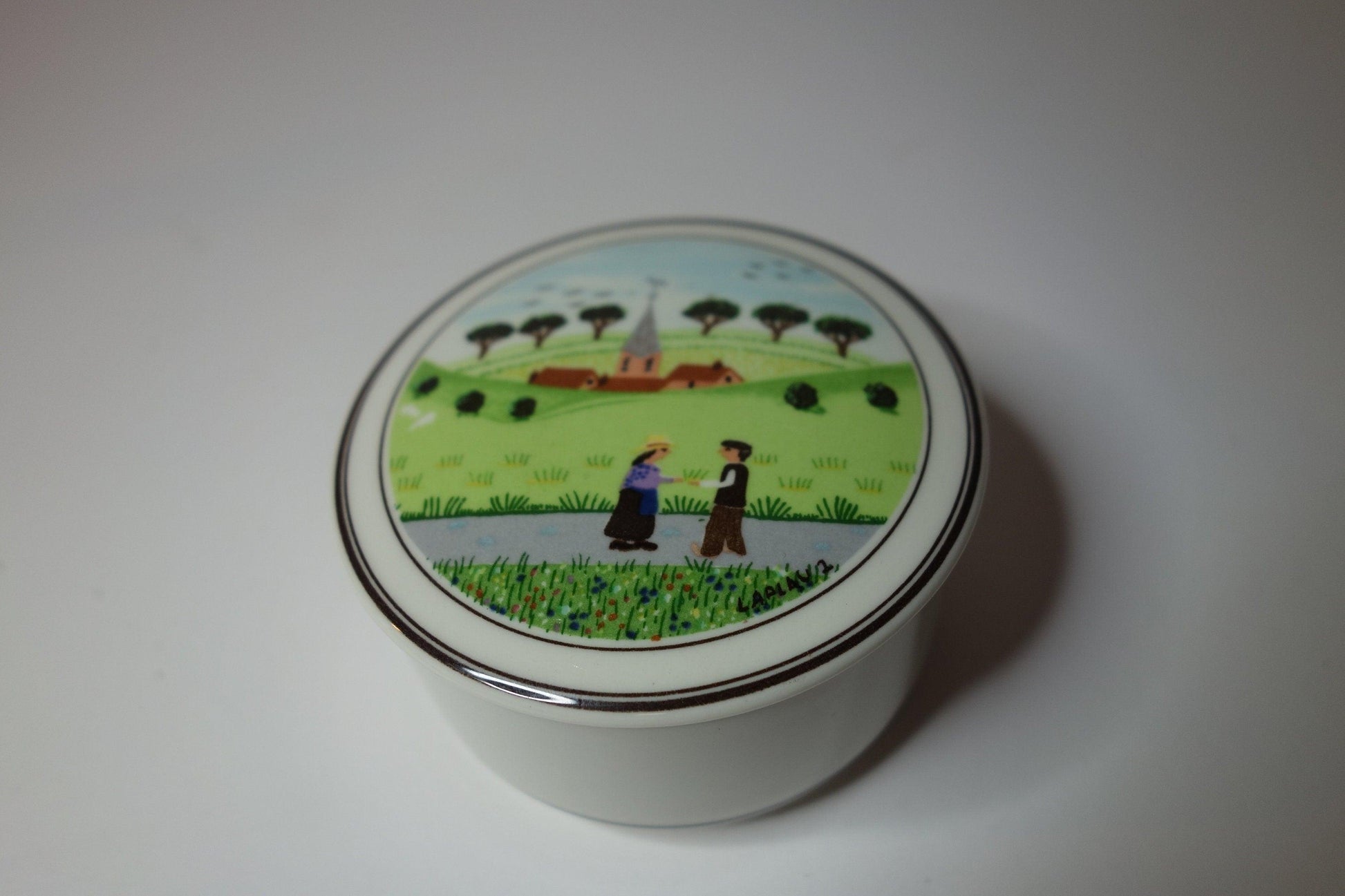 Villeroy and Boch lidded trinket pot