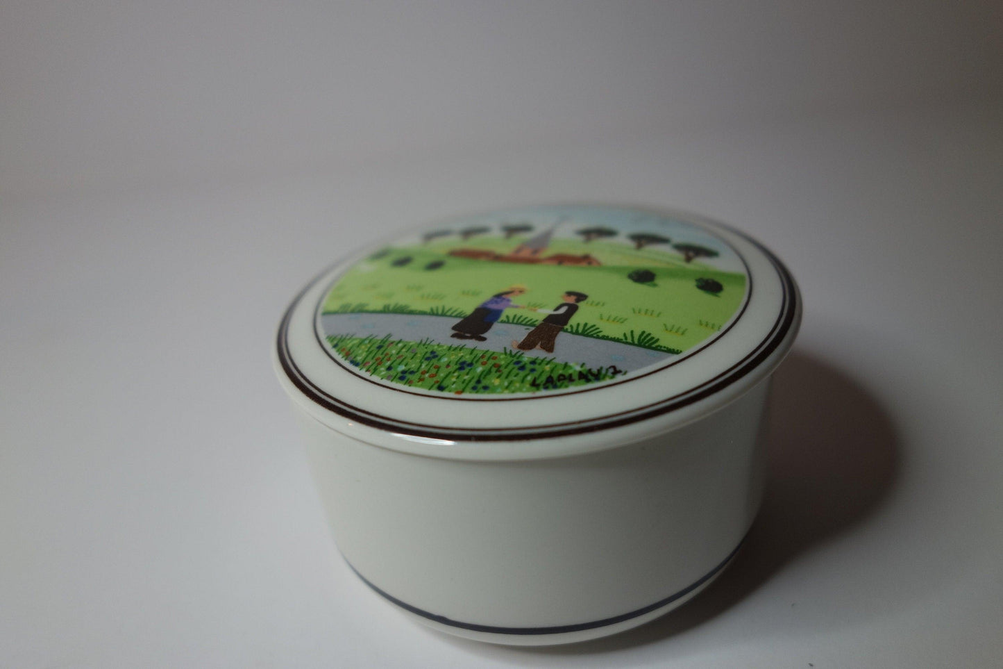 Villeroy and Boch lidded trinket pot