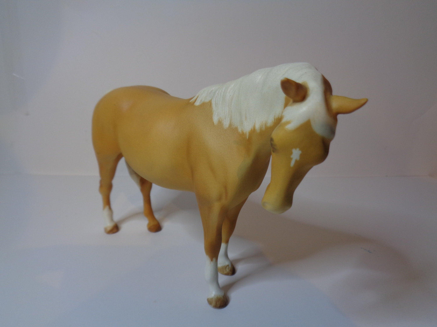 Beswick Palomino Matt finish Mare Facing Right 1812