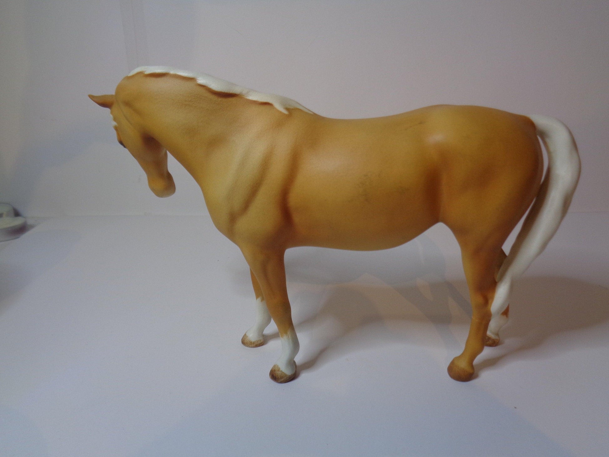 Beswick Palomino Matt finish Mare Facing Right 1812