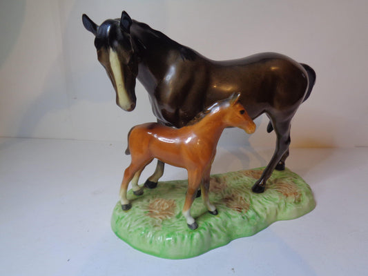 Beswick Mare and Foal on Naturalistic Base 953 2nd version