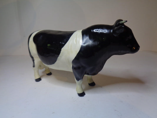 Beswick Friesian Bull Ch. "CODDINGTON HILT BAR" No1439A