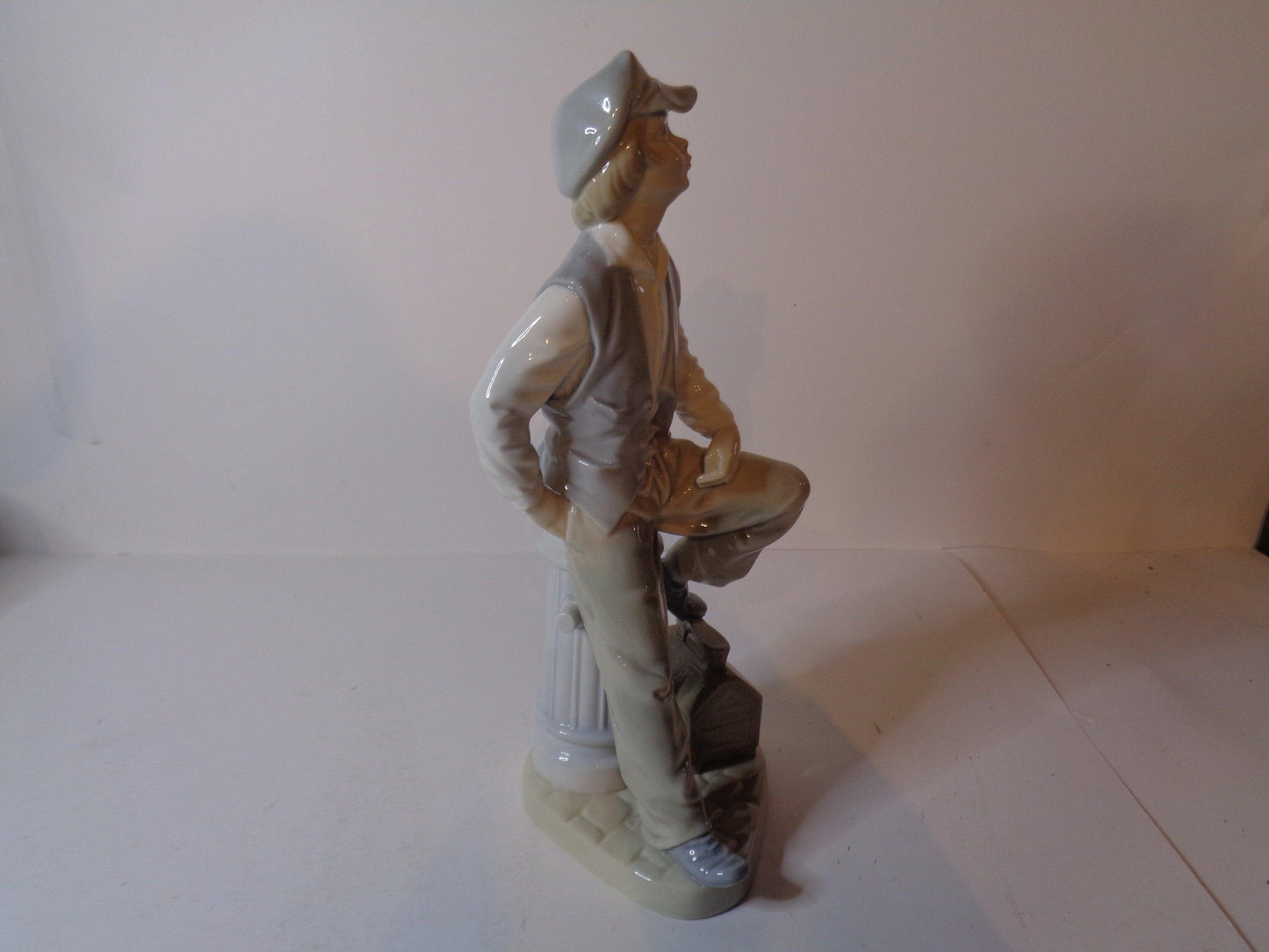 NAO by Lladro Shoe Shine Boy 2054