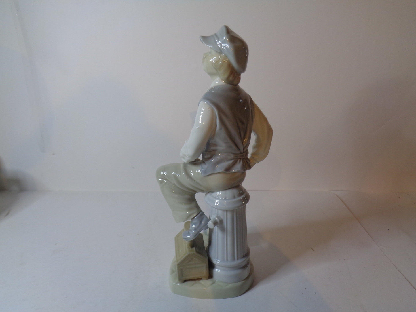 NAO by Lladro Shoe Shine Boy 2054