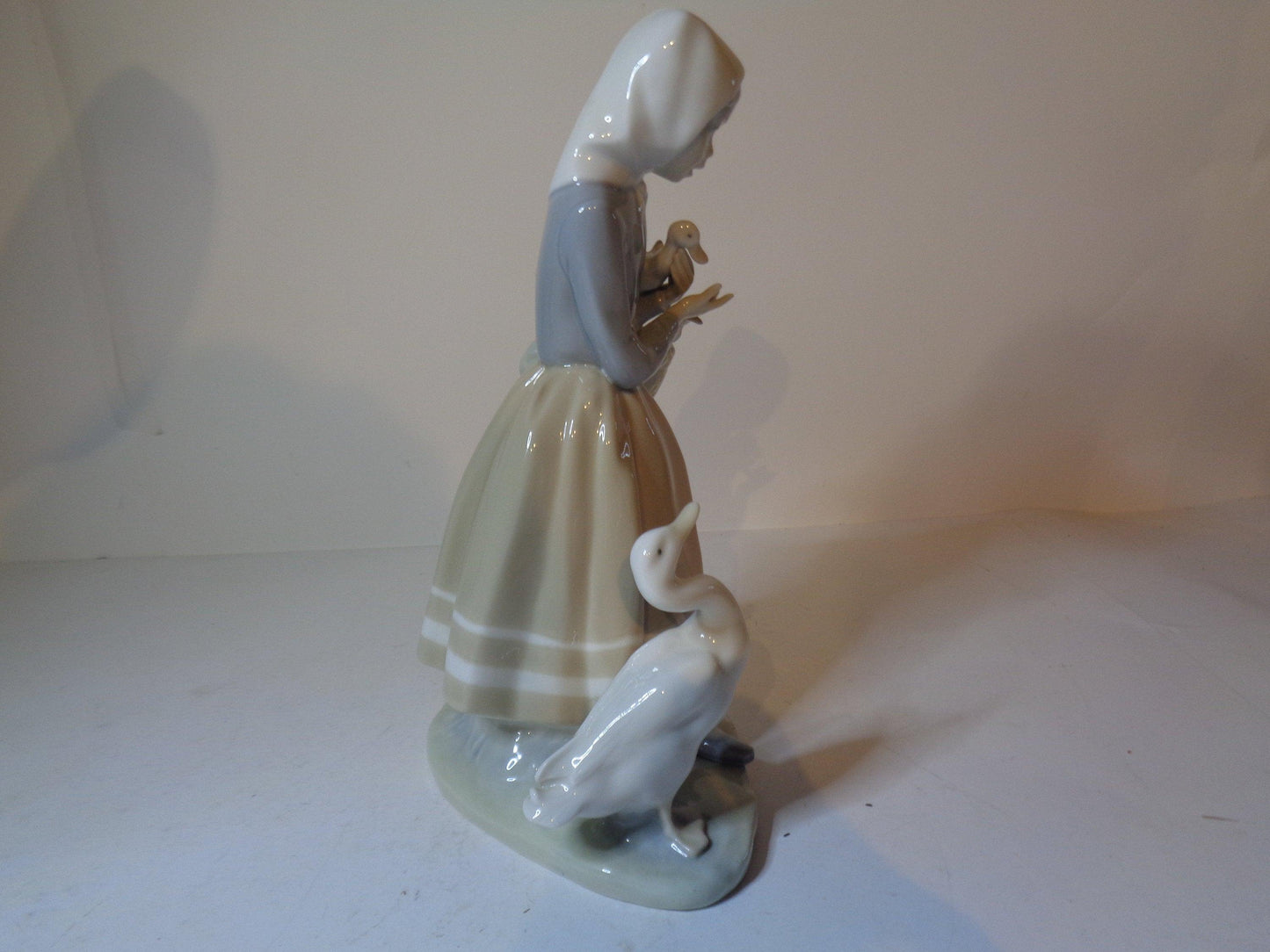 LLadro Shepherdess with Ducks number 4568 Issued 1969