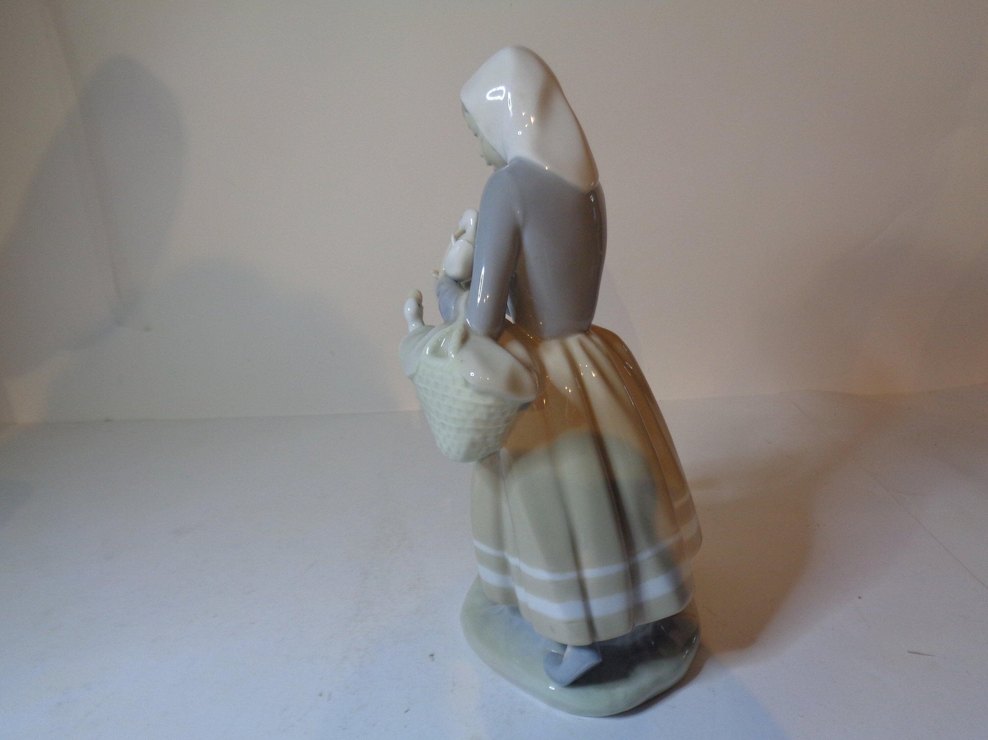 LLadro Shepherdess with Ducks number 4568 Issued 1969