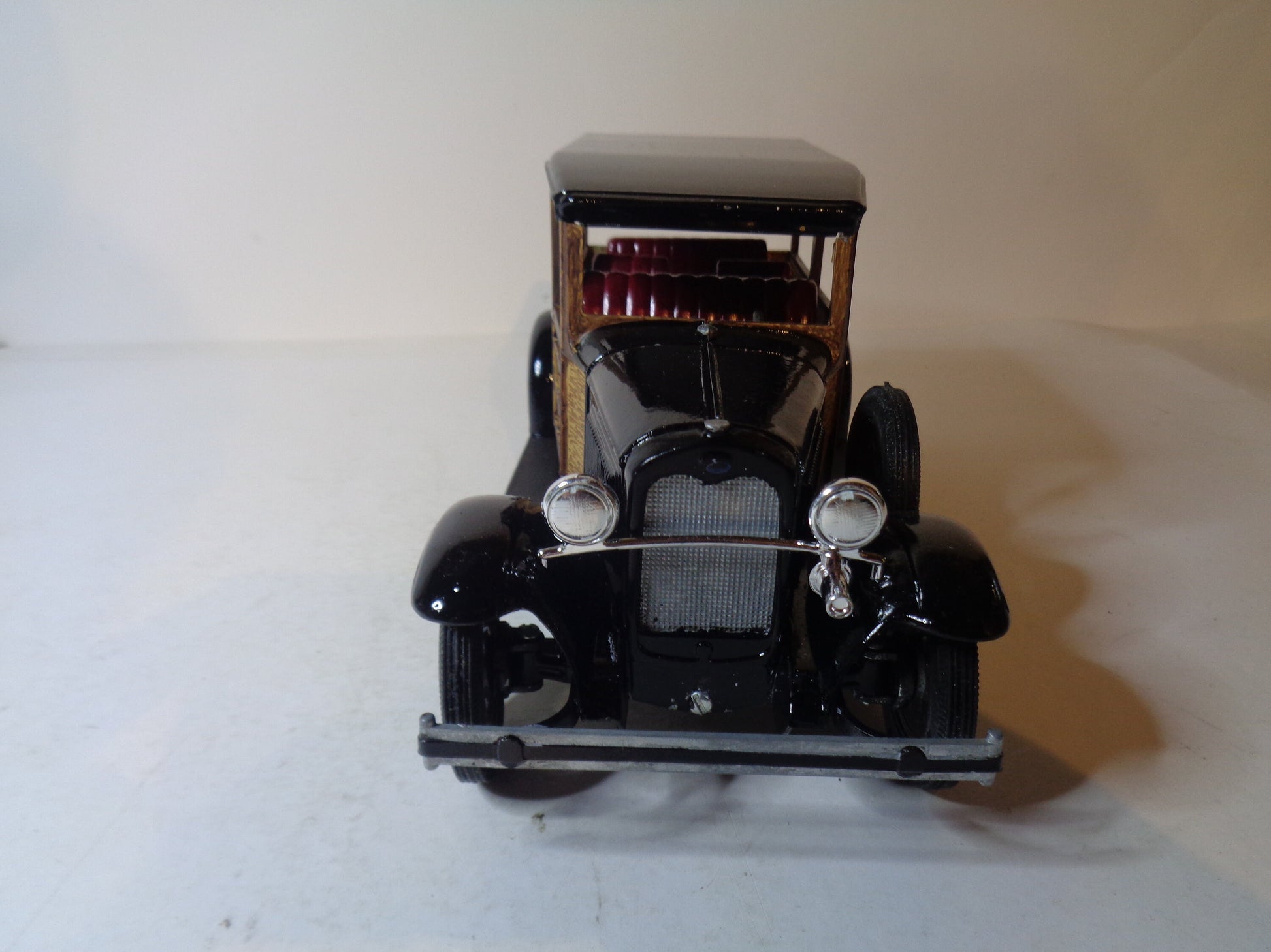 Hubley Station Wagon very well built kit, 1:20 scale black