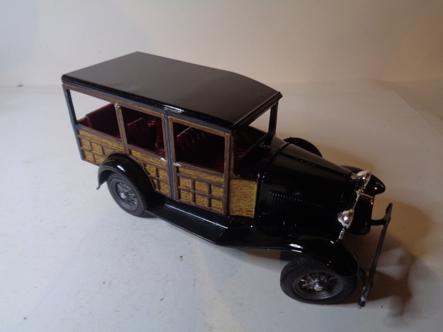 Hubley Station Wagon very well built kit, 1:20 scale black