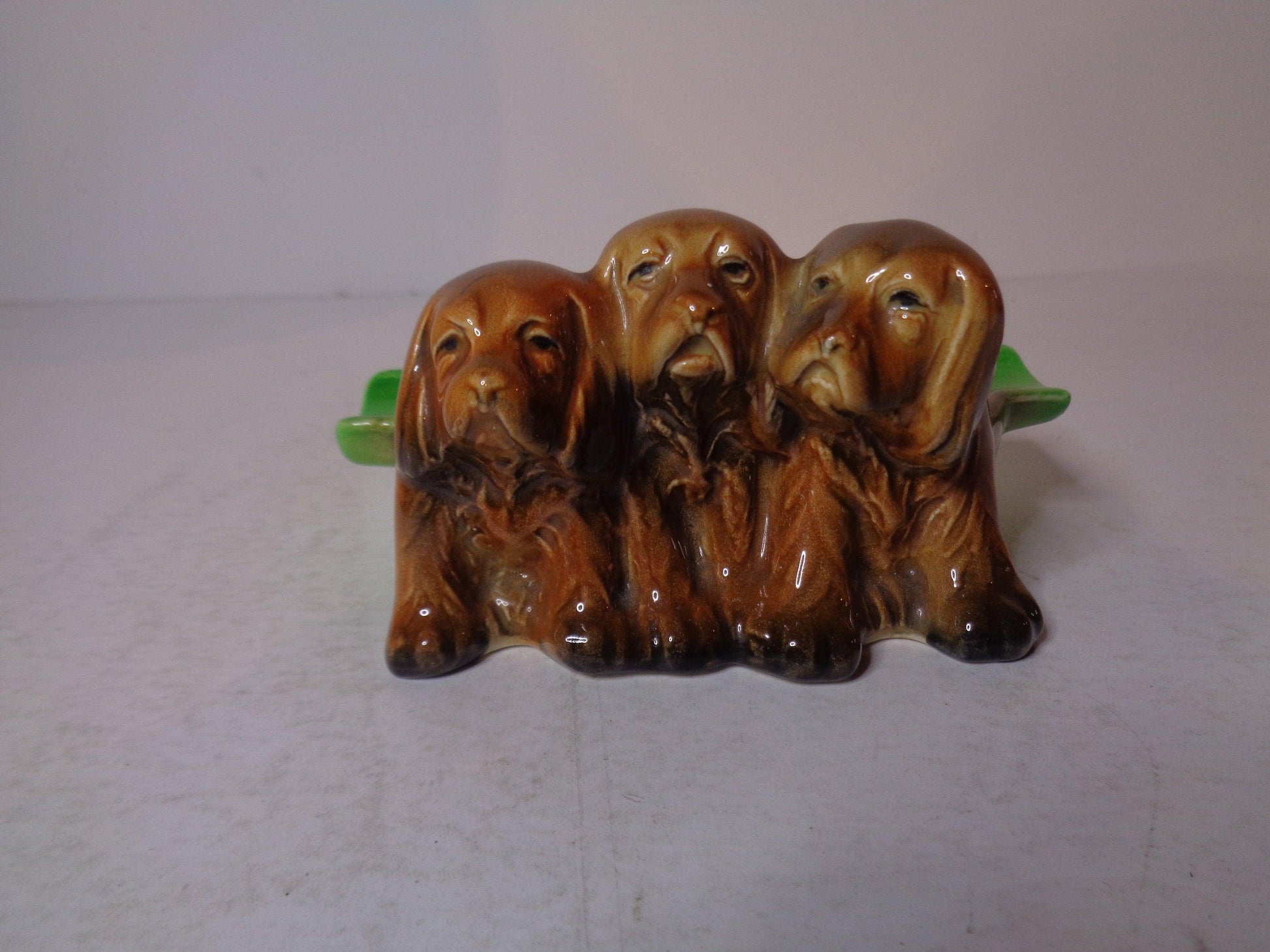 Beswick Vintage 3 dogs Ashtray/ penrest / Trinket tray