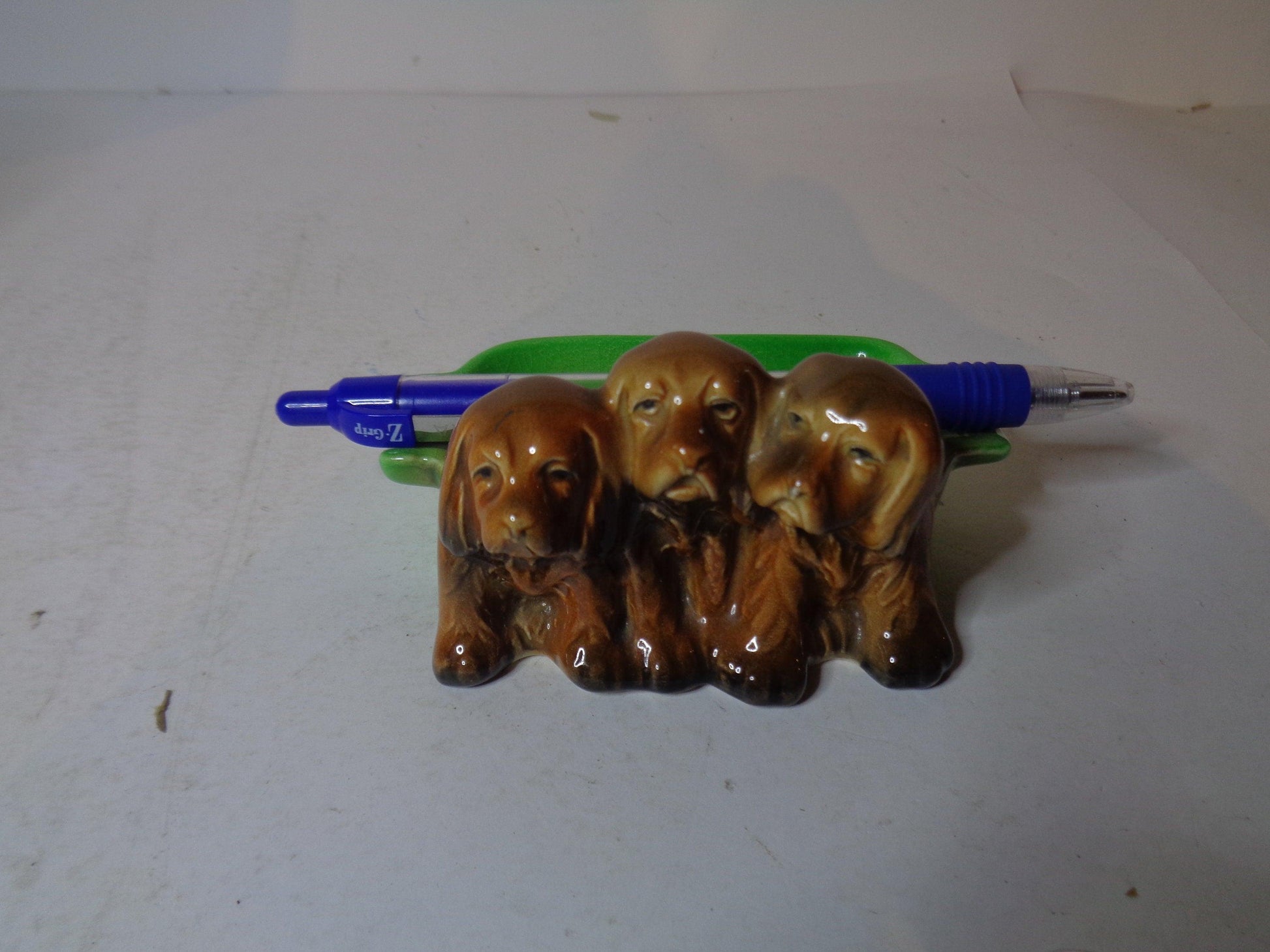 Beswick Vintage 3 dogs Ashtray/ penrest / Trinket tray