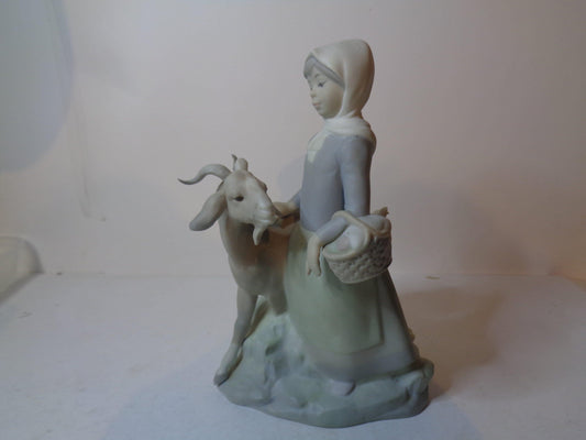 LLadro Matt Little Girl with Goat number 4812