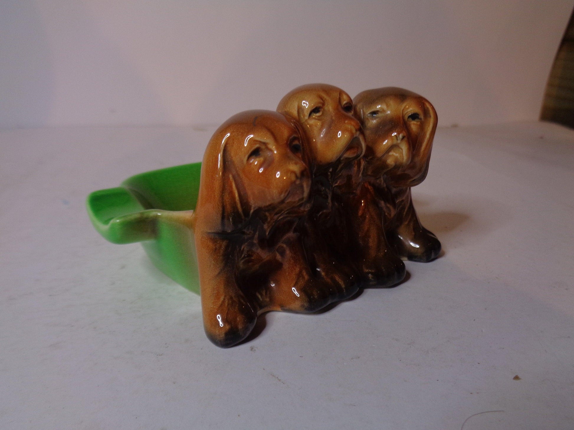 Beswick Vintage 3 dogs Ashtray/ penrest / Trinket tray