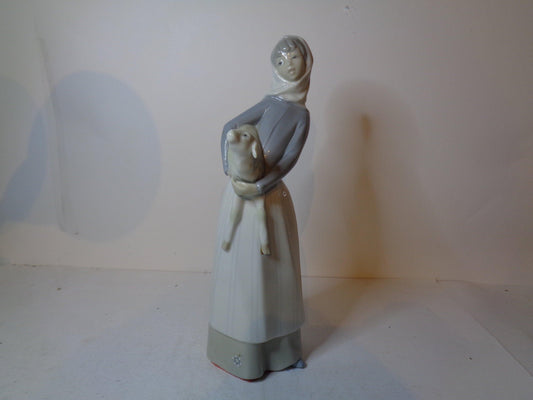 LLadro Girl with Lamb/sheep No 4584