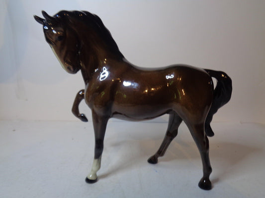 Beswick Horse Head Tucked Leg Up No 1549 Second Version