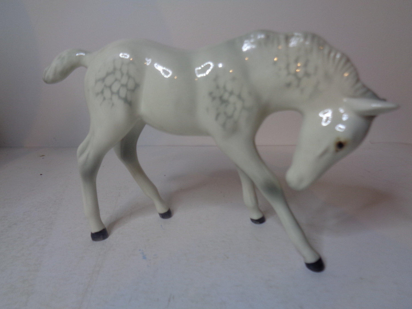 Beswick Foal ( Large Head Down ) No 947 Grey