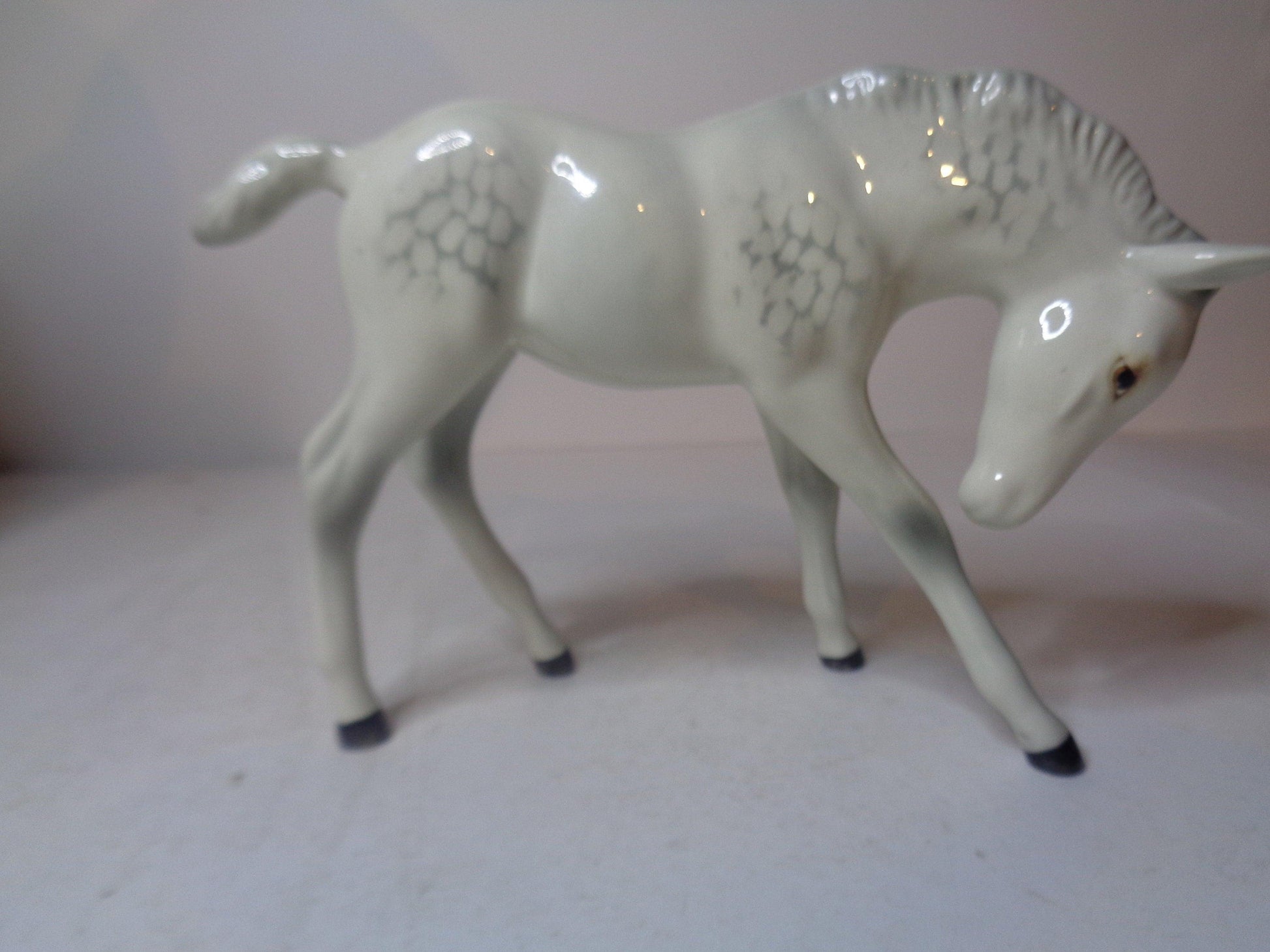 Beswick Foal ( Large Head Down ) No 947 Grey