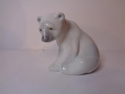 LLadro Polar Bear Seated number 1209 Issued 1972