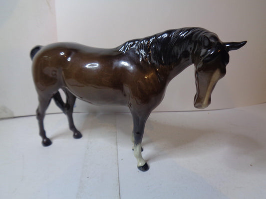 Beswick Mare (Facing Right head Down ) No 1812