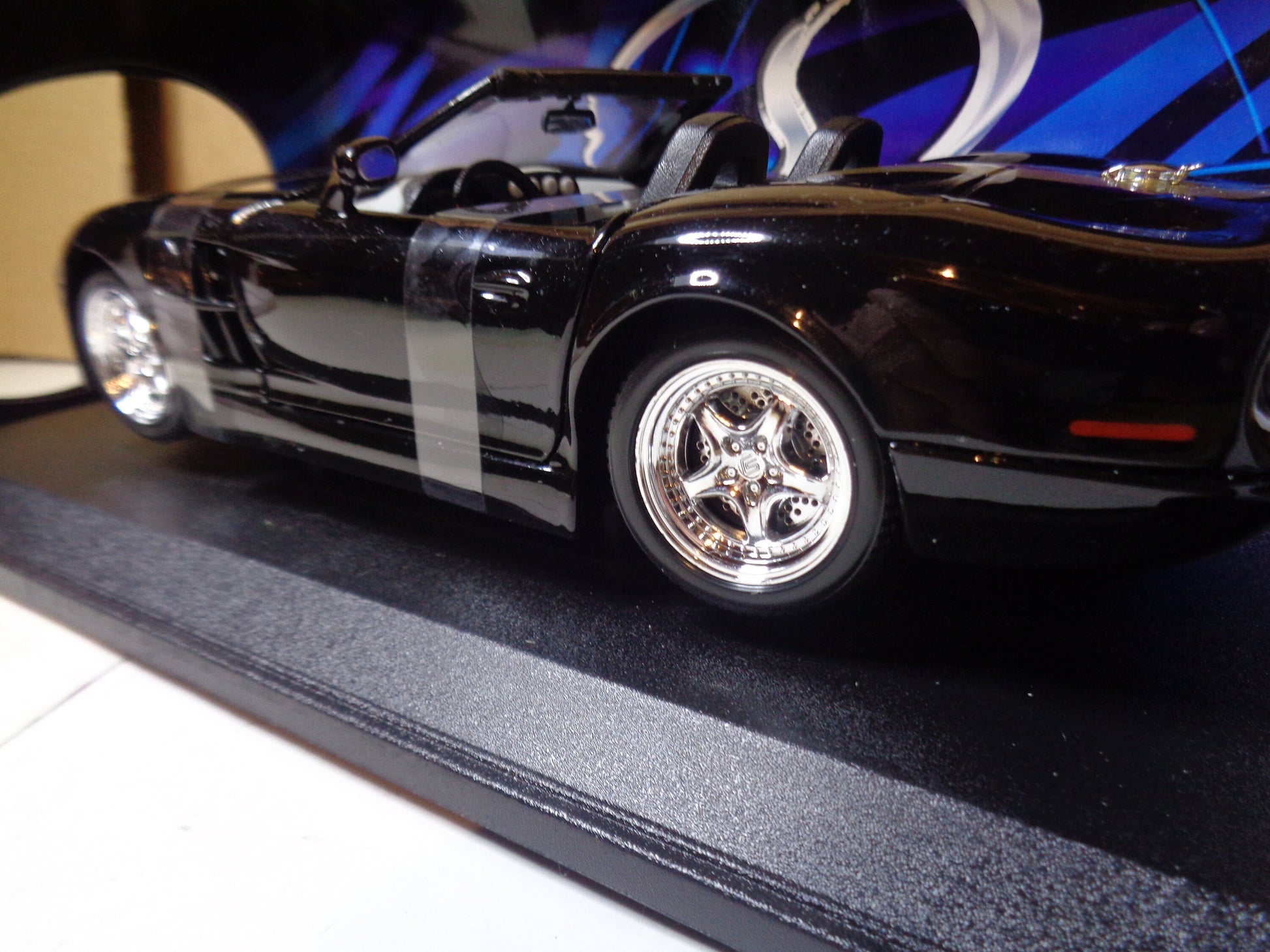 Maisto Special Edition 1/18 Diecast model Shelby Series 1