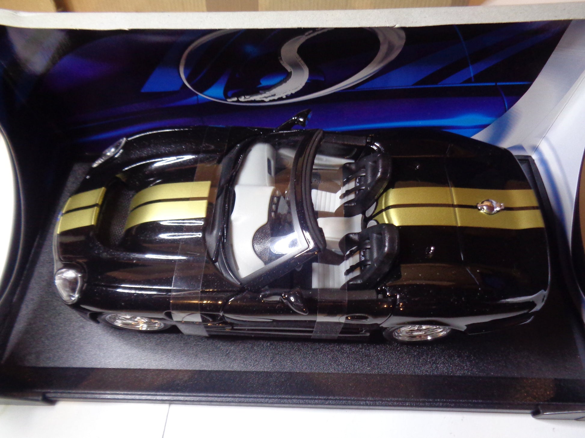 Maisto Special Edition 1/18 Diecast model Shelby Series 1