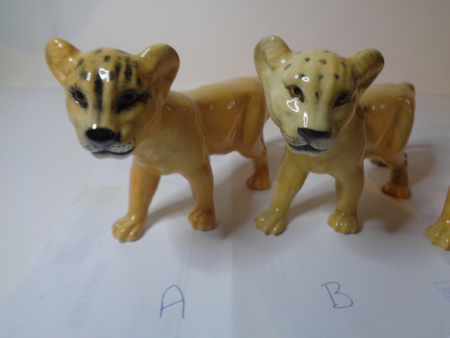 Beswick Lion Cub - Facing Left No 2098