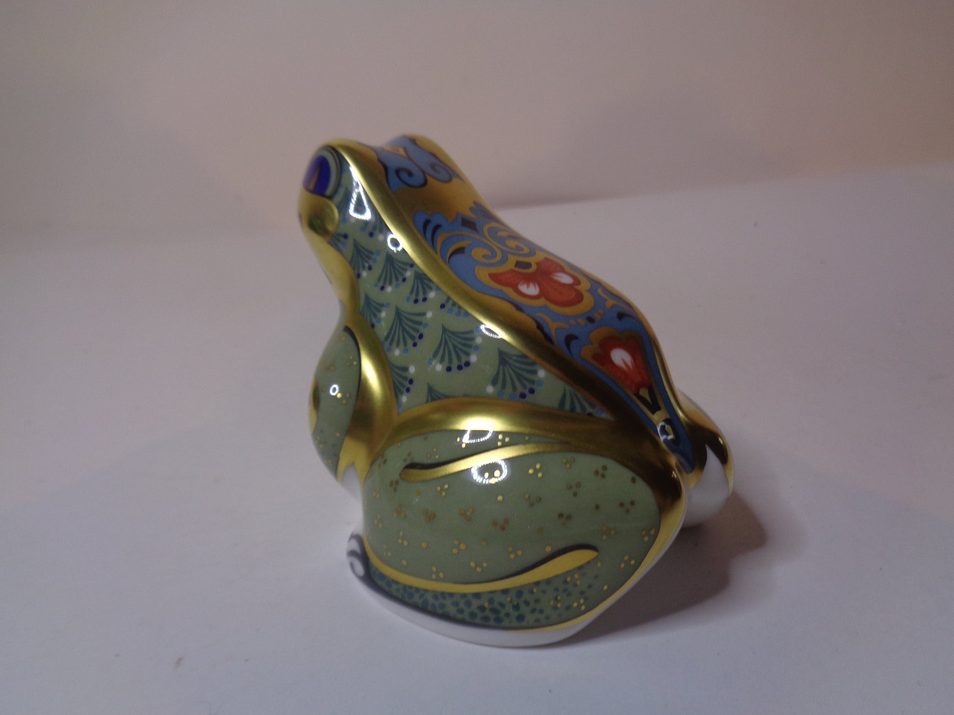 Royal Crown Derby Fountain Frog Gold Stopper