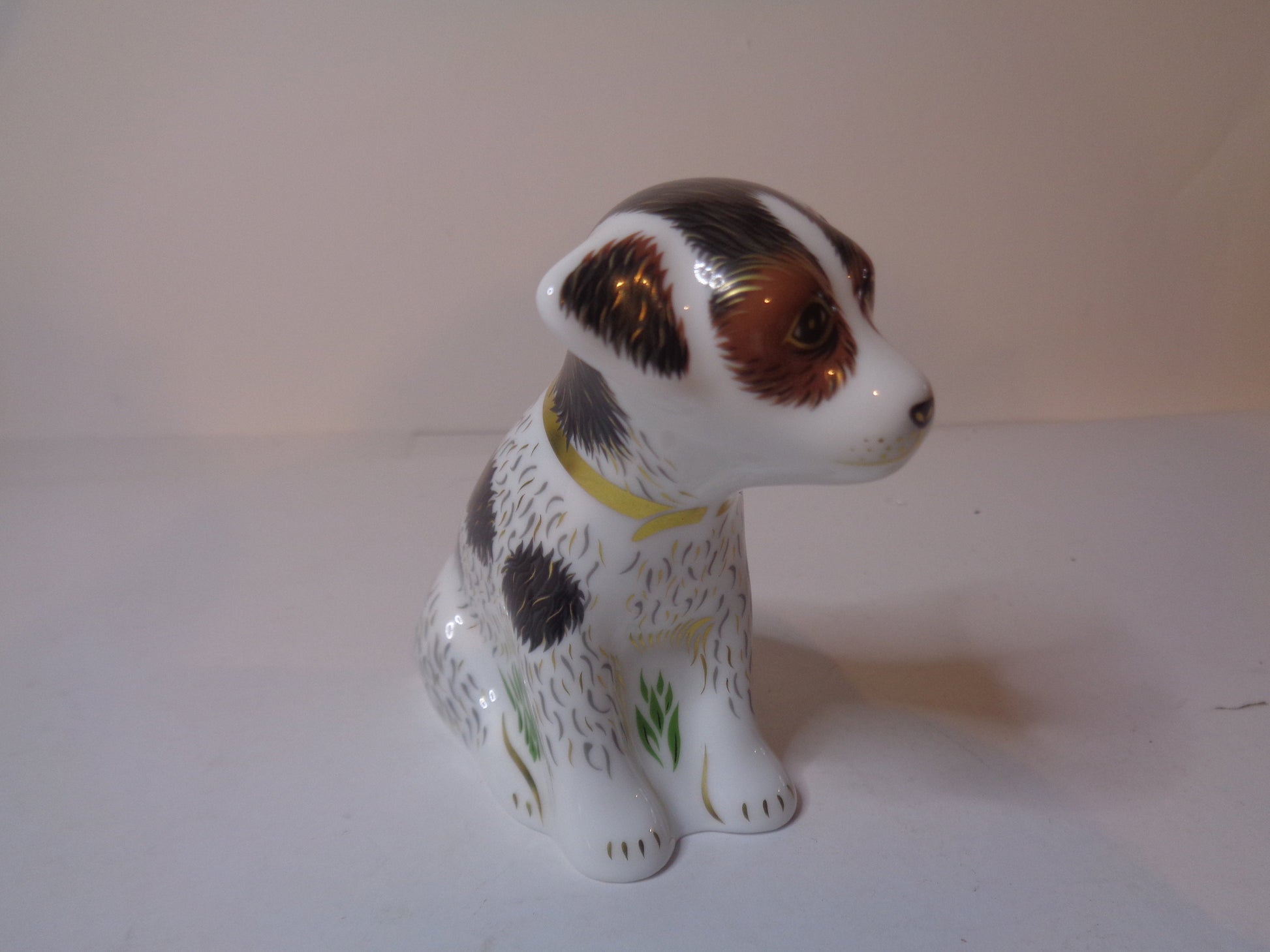 Royal Crown Derby Sitting Puppy Gold Stopper