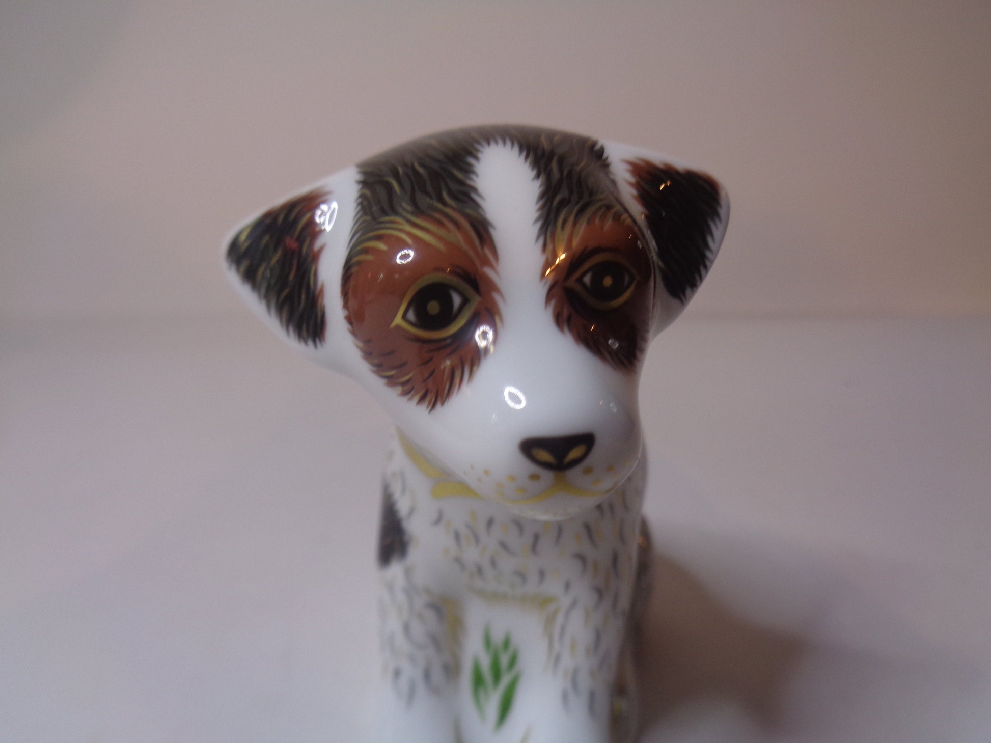 Royal Crown Derby Sitting Puppy Gold Stopper