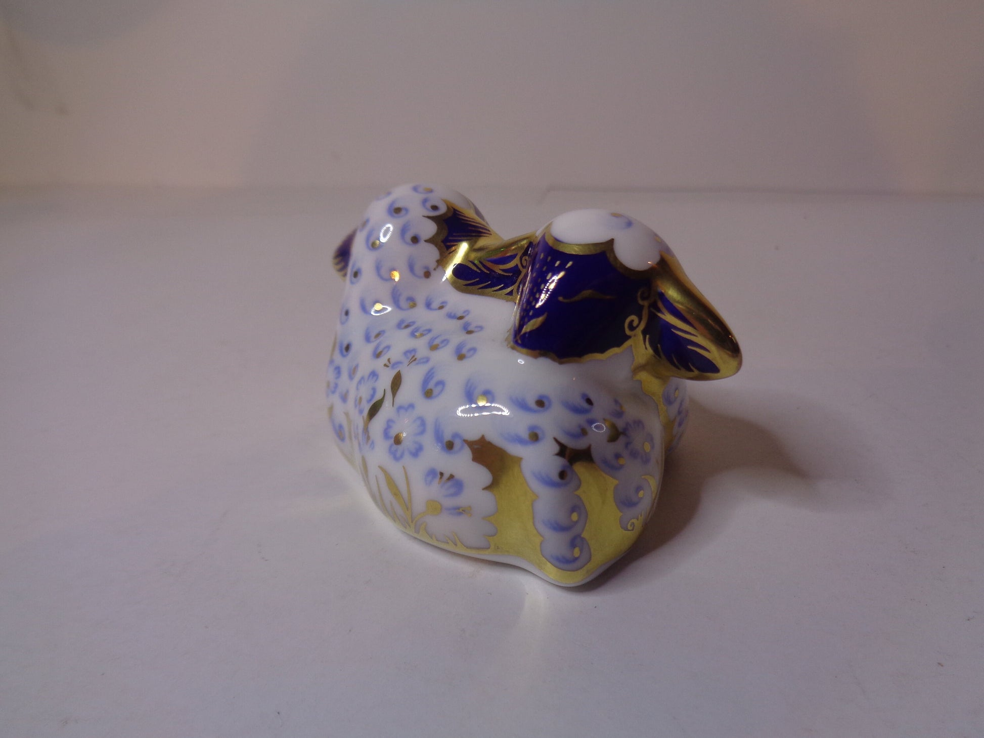 Royal Crown Derby Twin Lambs Gold Stopper