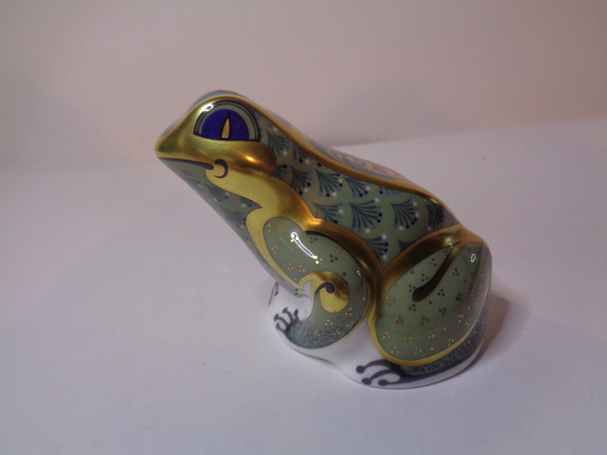 Royal Crown Derby Fountain Frog Gold Stopper