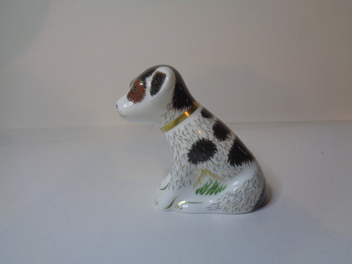 Royal Crown Derby Sitting Puppy Gold Stopper