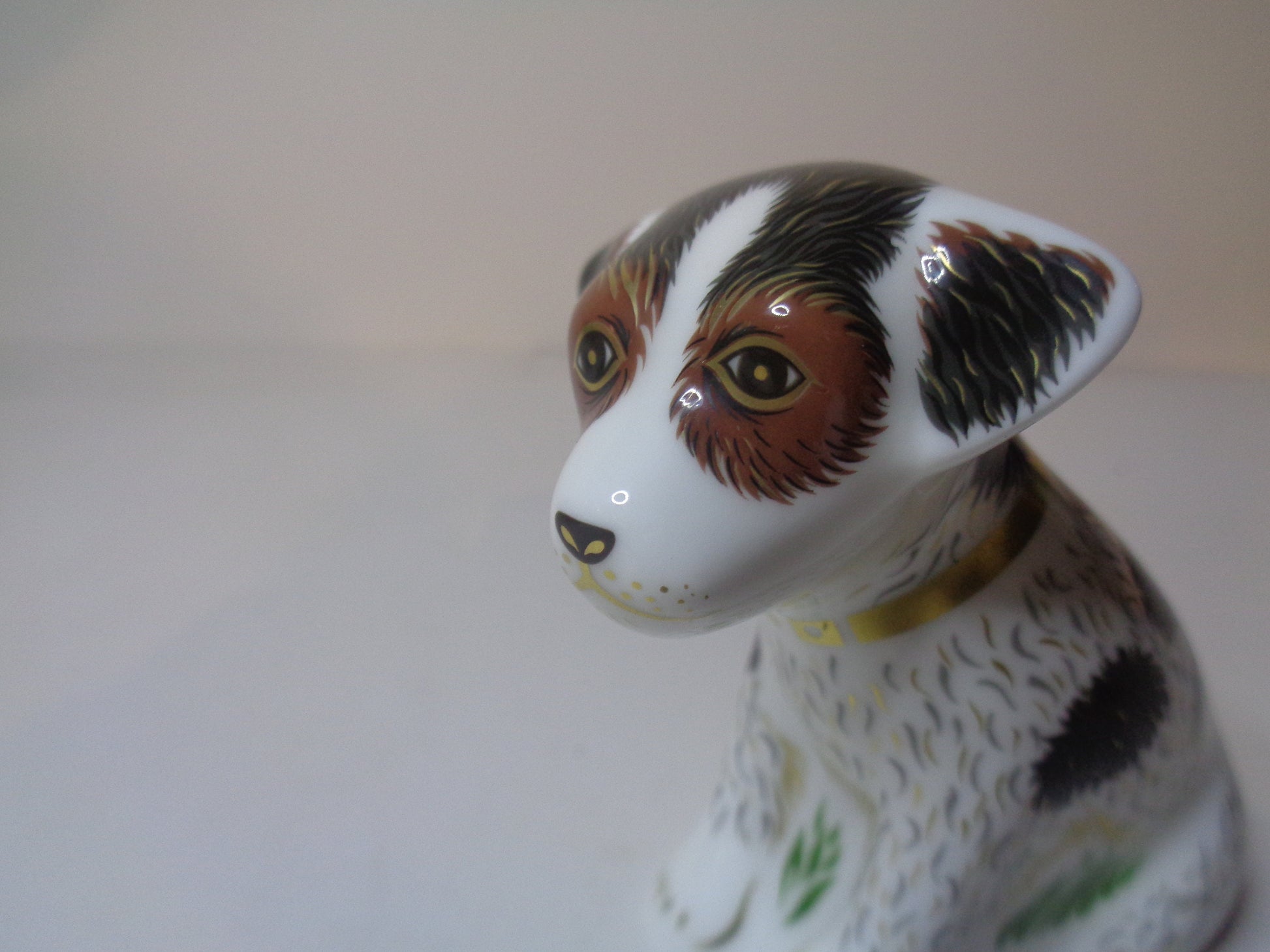 Royal Crown Derby Sitting Puppy Gold Stopper