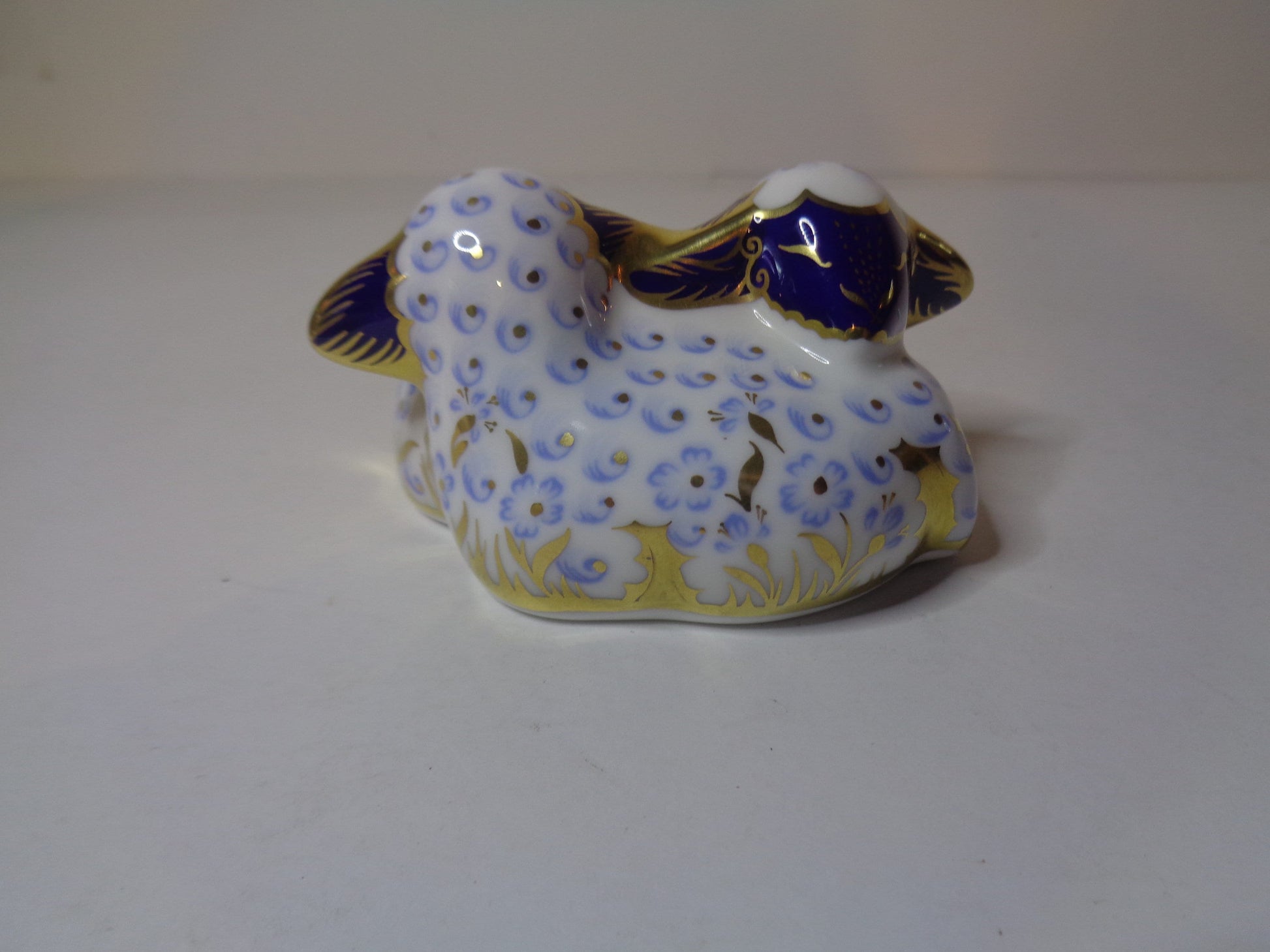 Royal Crown Derby Twin Lambs Gold Stopper