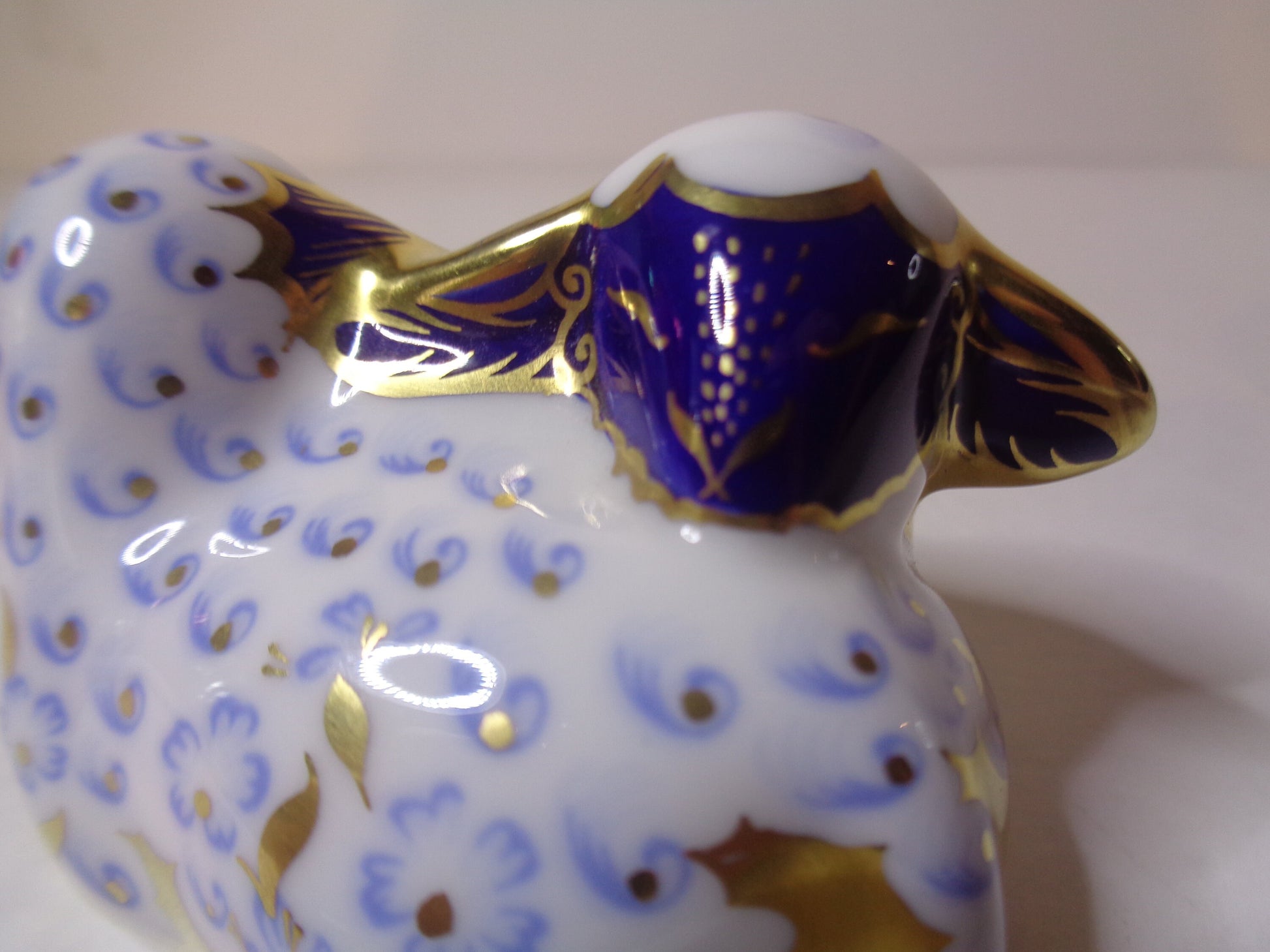 Royal Crown Derby Twin Lambs Gold Stopper