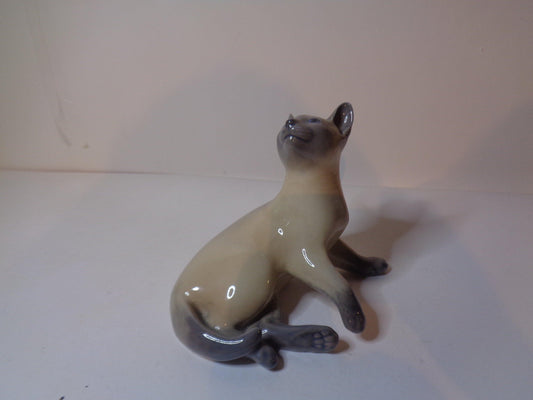 Royal Copenhagen Siamese Cat (smaller) no 2862