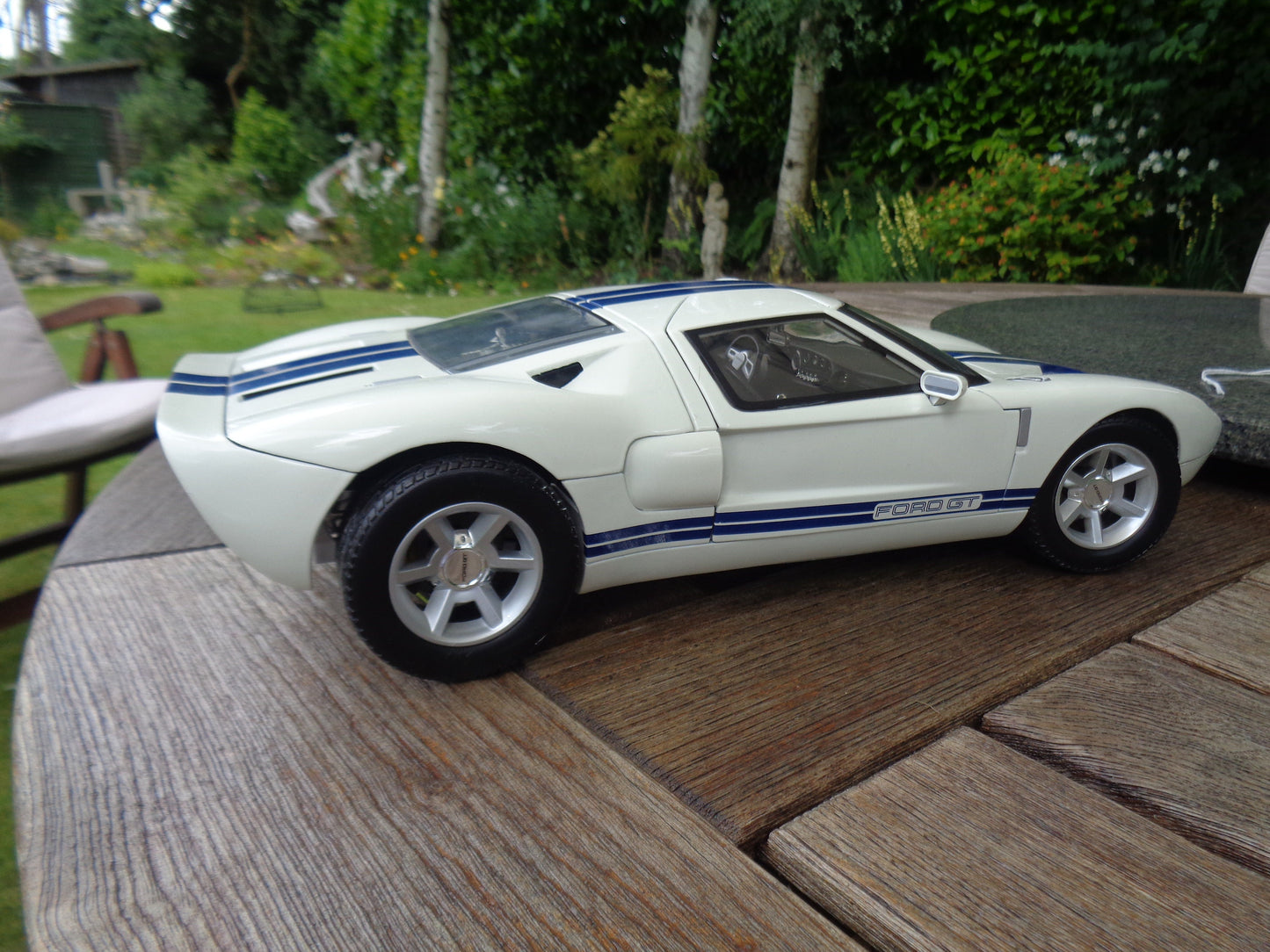 Motor Max Ford GT Massive 1/12 Scale Diecast Model