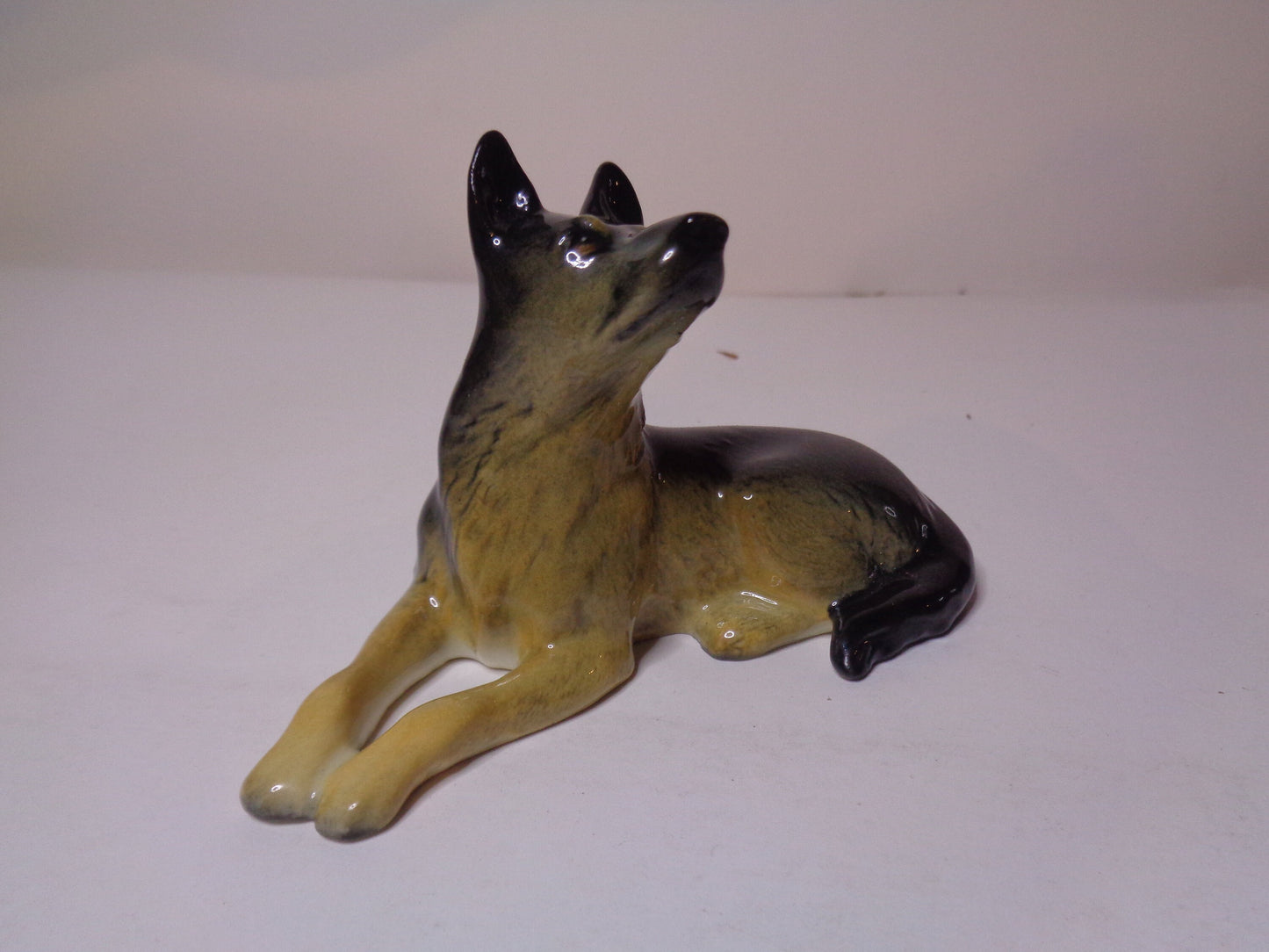 Beswick Alsatian Lying no 3378