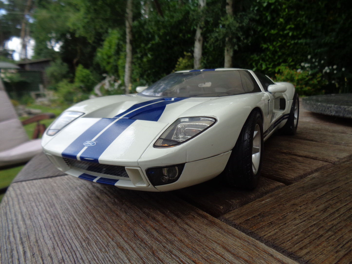 Motor Max Ford GT Massive 1/12 Scale Diecast Model