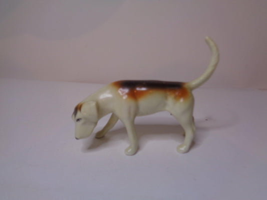 Beswick dogs Foxhound 2nd version curved tail No 2264