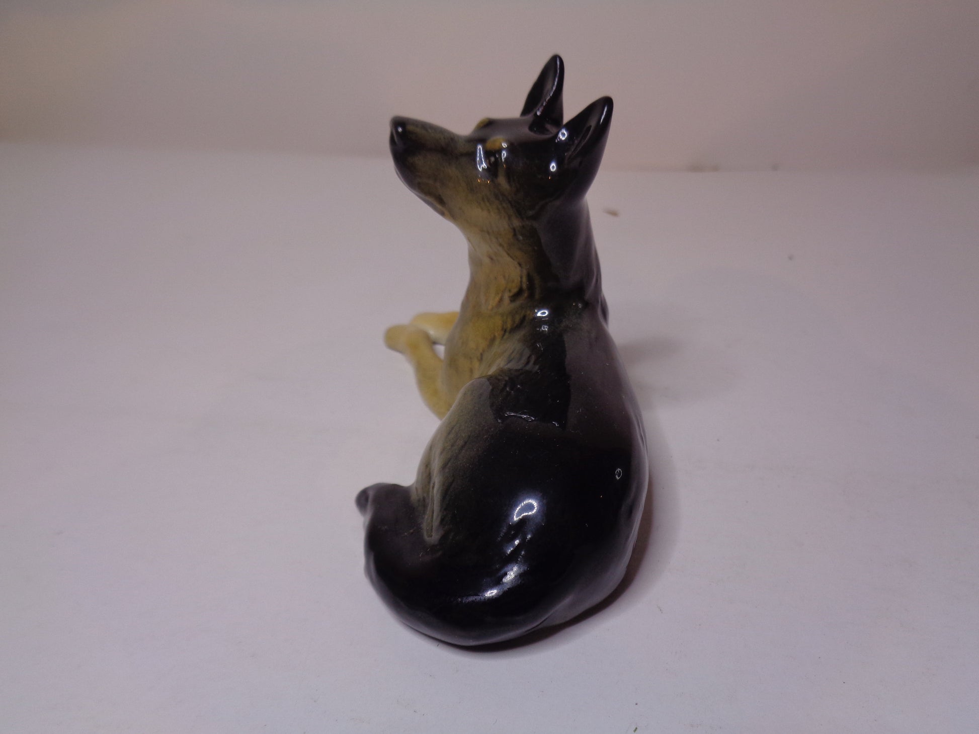 Beswick Alsatian Lying no 3378