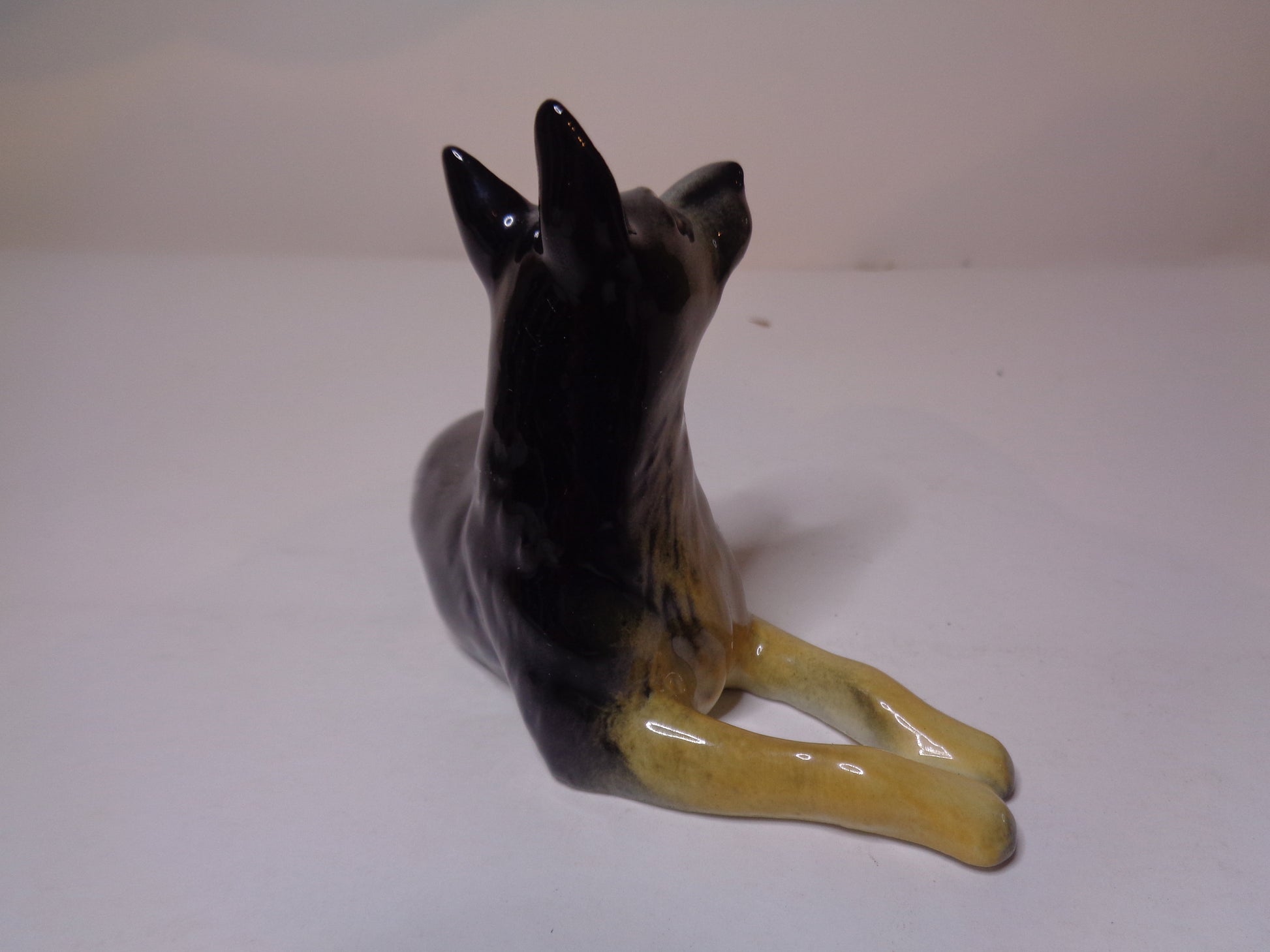 Beswick Alsatian Lying no 3378