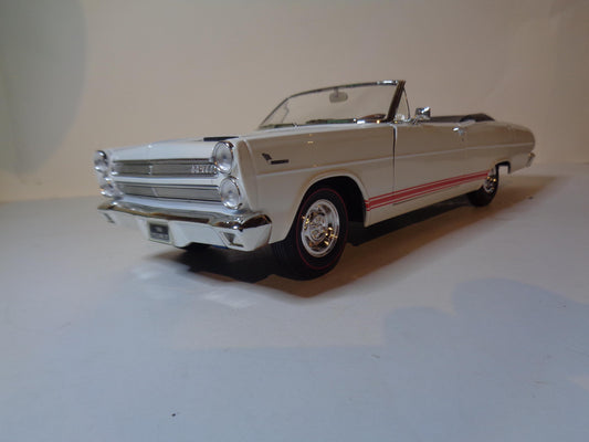 Road Signature 1966 Mercury Cyclone 1/18 Diecast model