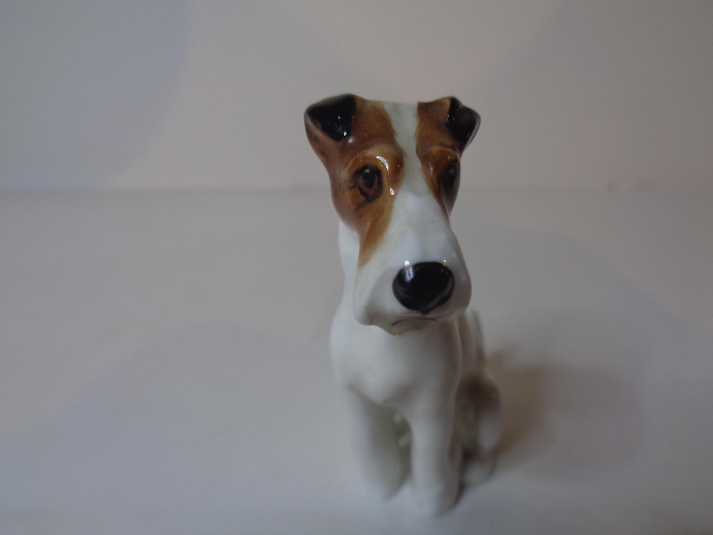 Royal Doulton Miniature Fox Terrier Seated K8