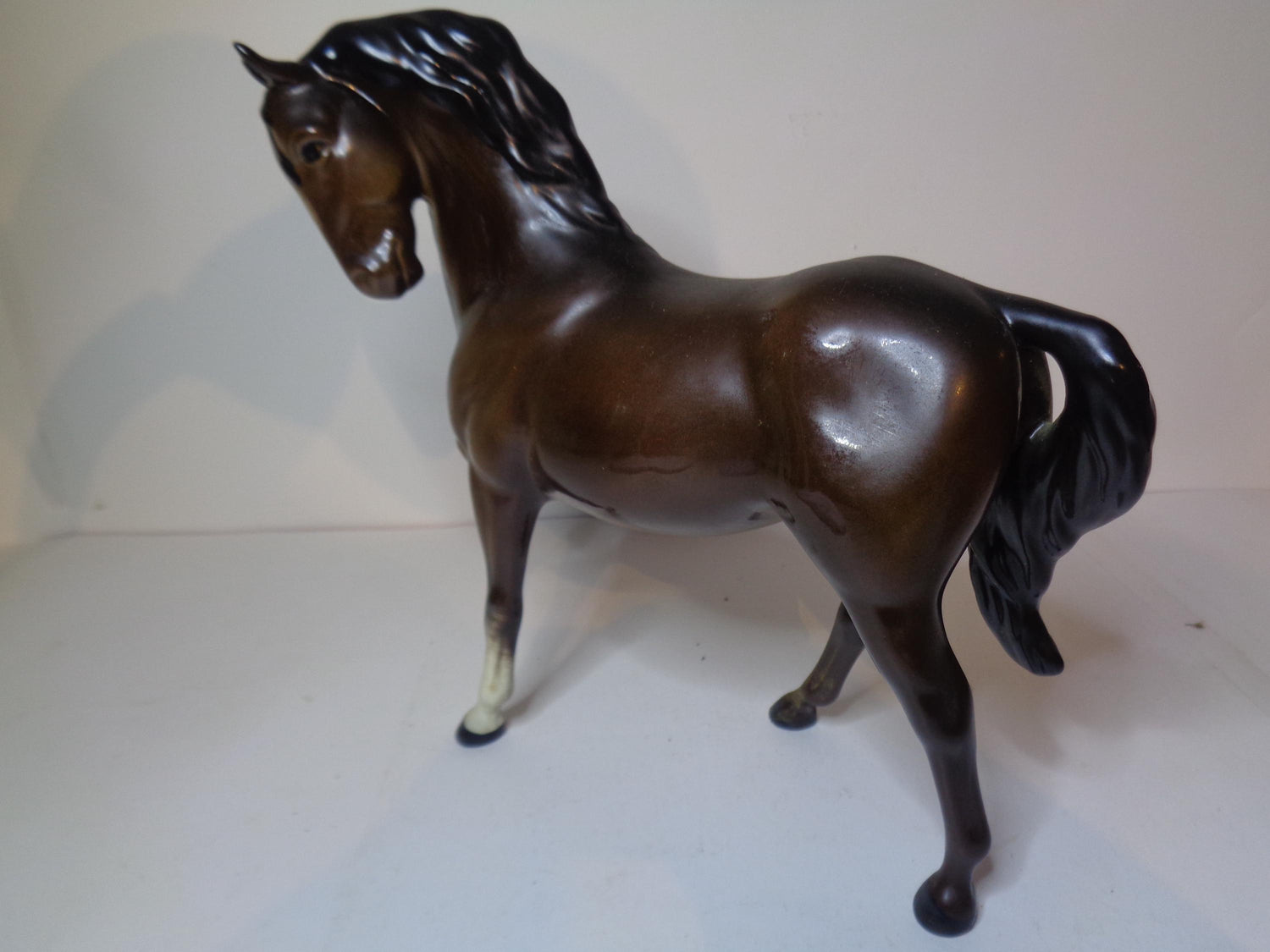 Royal Doulton Horse Head Tucked, Leg Up. No H1549 Second Version, Reissue