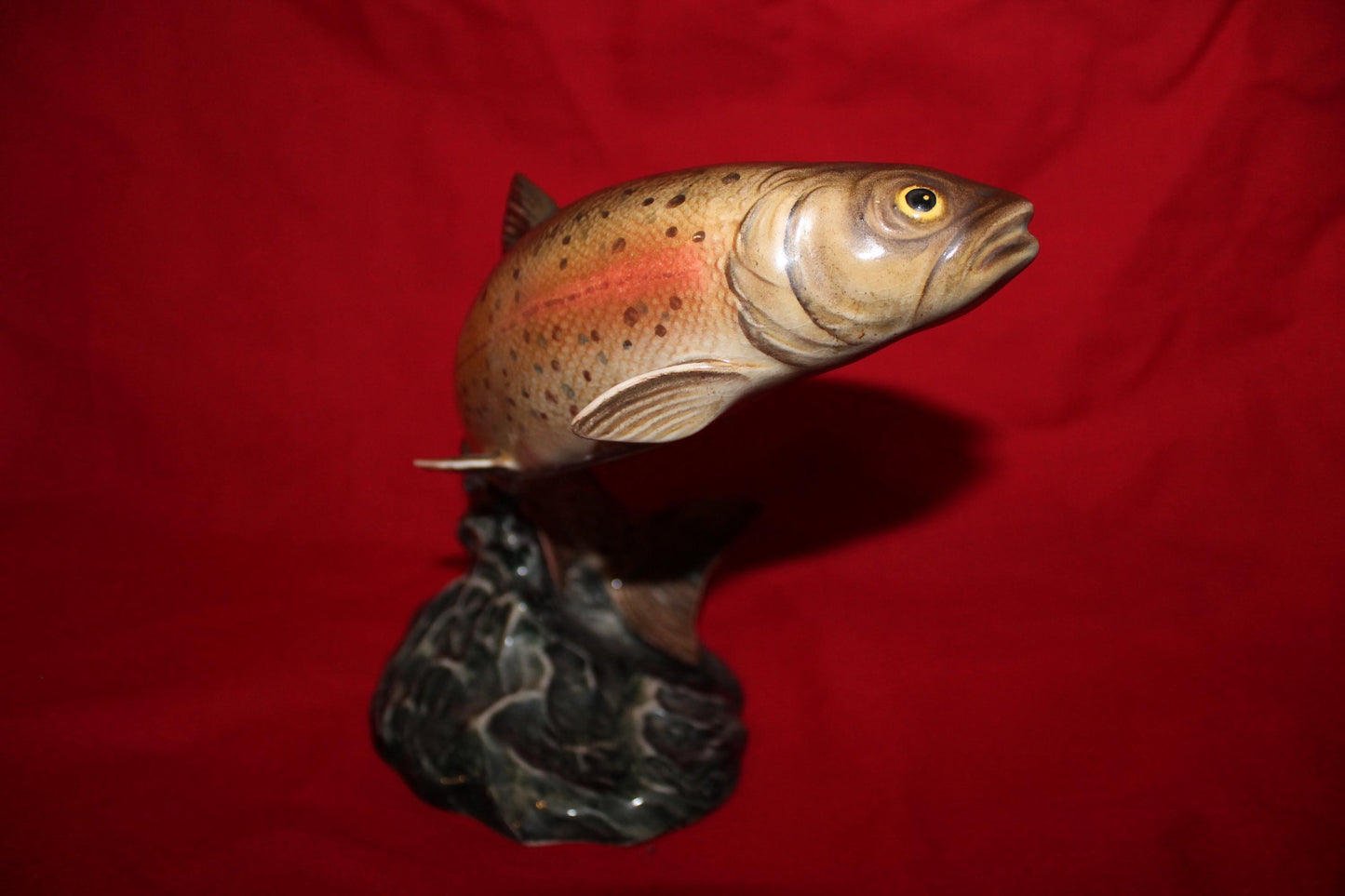 Beswick Trout No. 1032