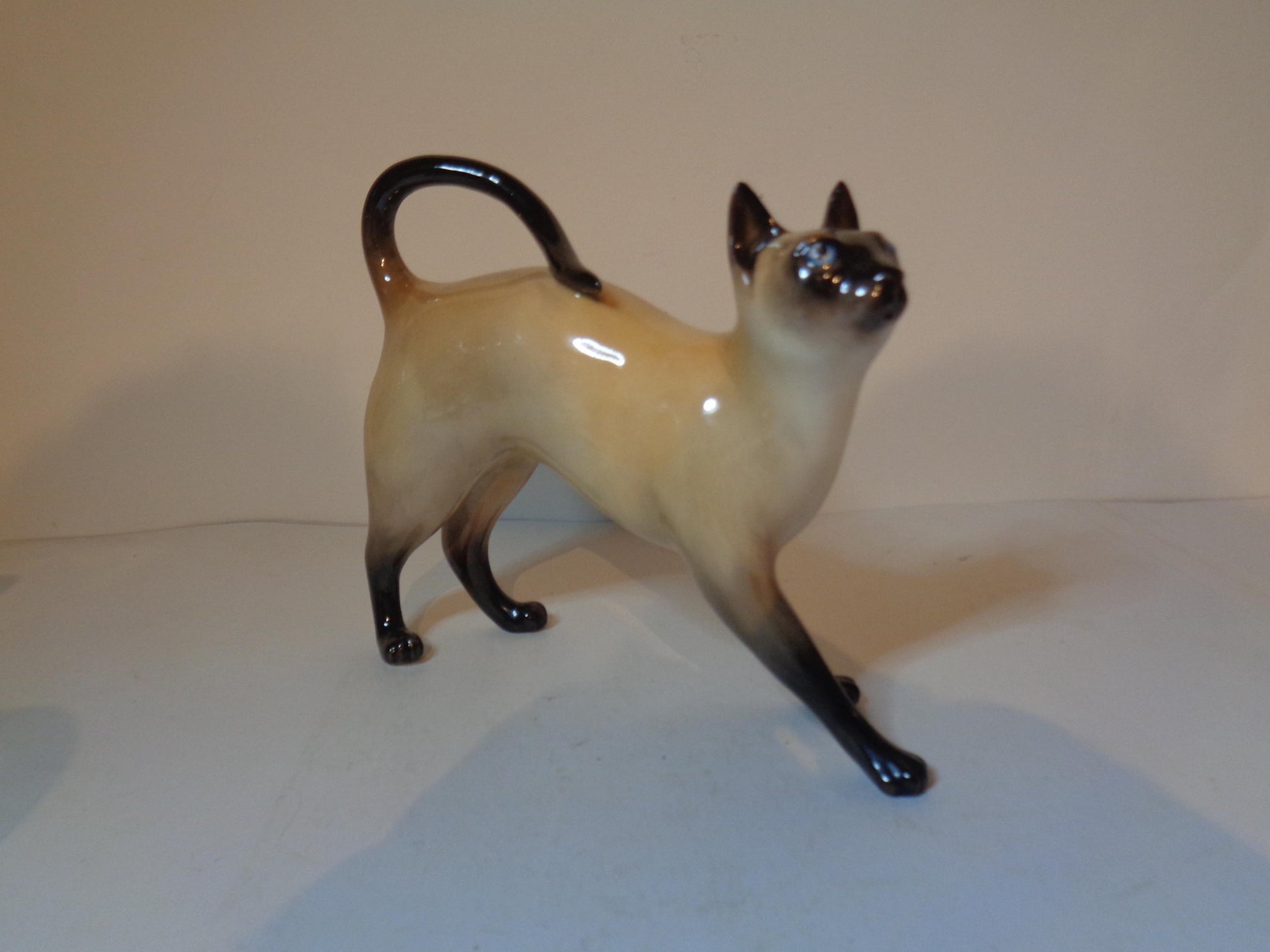 Royal Doulton Cat - Siamese Cat Standing- number HN 2660