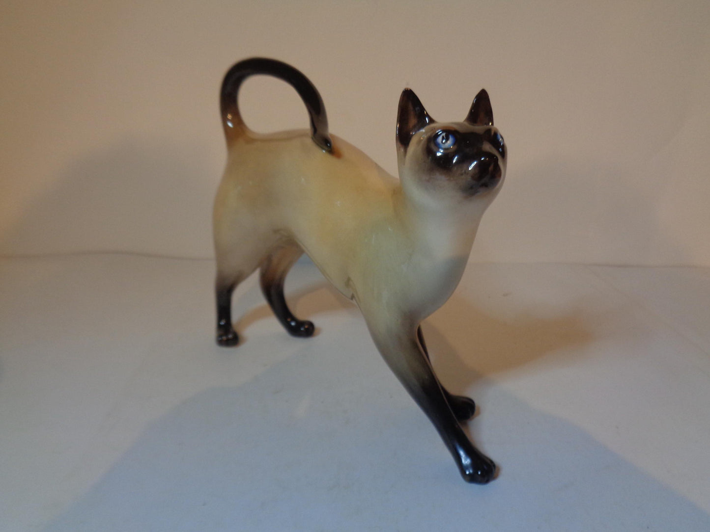 Royal Doulton Cat - Siamese Cat Standing- number HN 2660