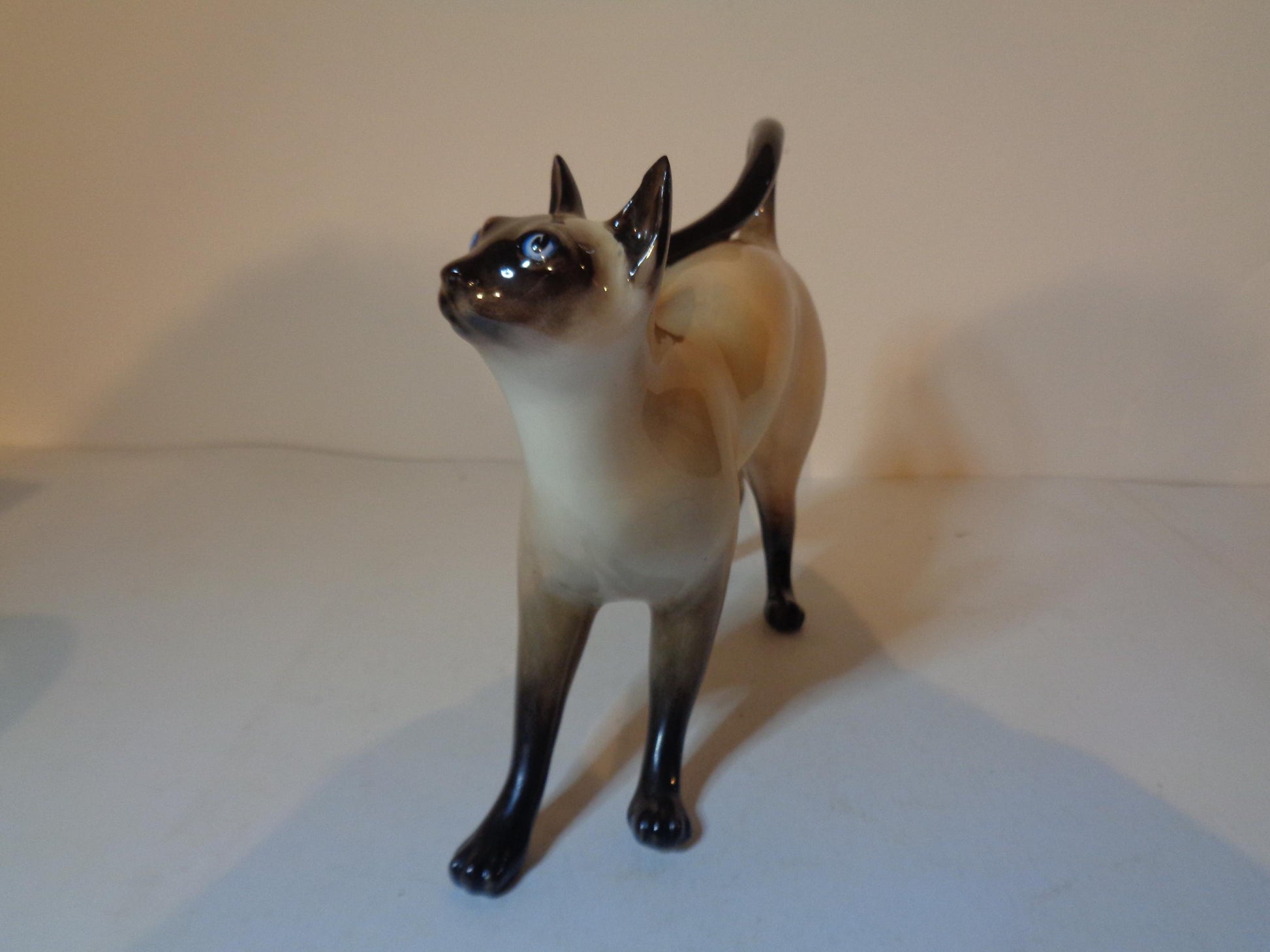 Royal Doulton Cat - Siamese Cat Standing- number HN 2660