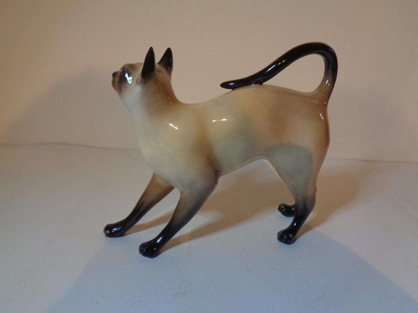 Royal Doulton Cat - Siamese Cat Standing- number HN 2660